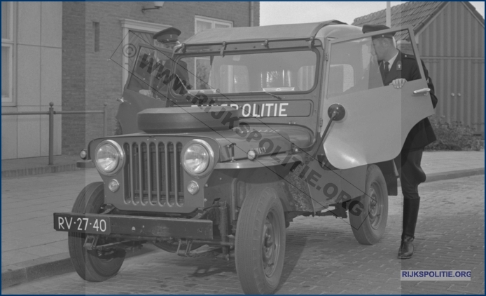 VRTG JEEP GRP Spijkenisse 1959 bw (7V)W