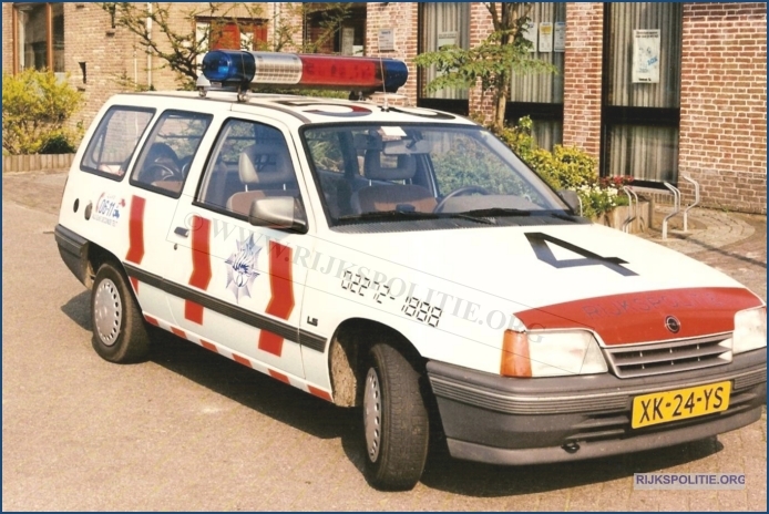 VRTG HSA Opel Kadett Caravan HSA (2) bw (7V)WM