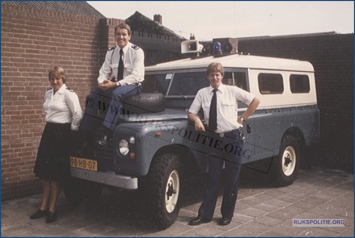 VRTG Landrover rdw78 Wilma,Theo en Jilles bw (7V)WM