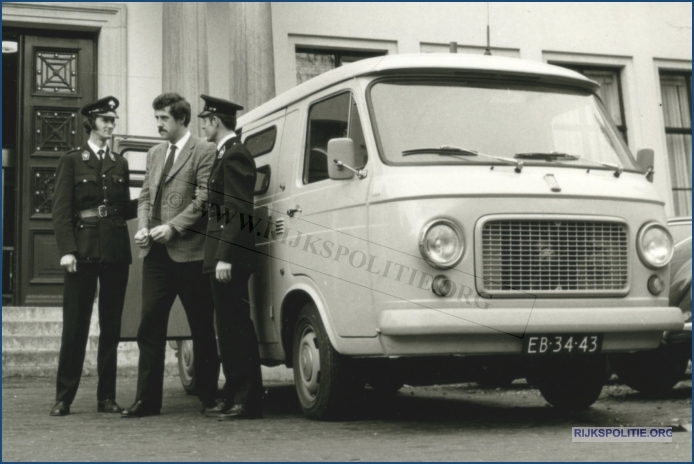 VRTG Parketgroep Fiat 238 AS 75 61 Archief Duys werving 7 bw (7V)WM