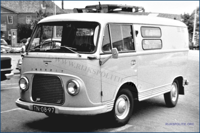 VRTG Parketgroep Ford Taunus Transit FE TN 08 07 1962 rdw(44) Fred bw (7V)WM