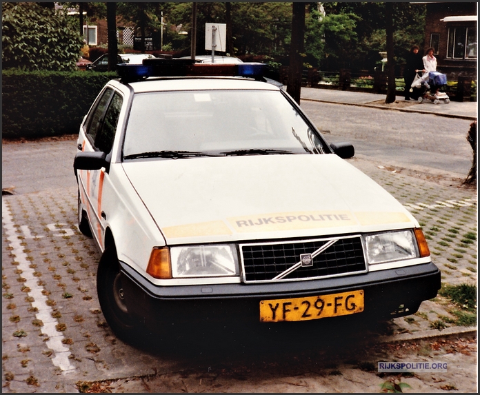 RP Voertuigen KSA Volvo 440 Brekelmans 1993 05xx RP Middelharnis 2 bw(7V)