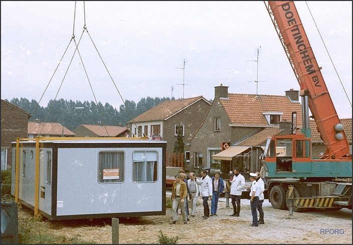 Plaatsing nw bureau Ooij aug 1980 1 [KK]