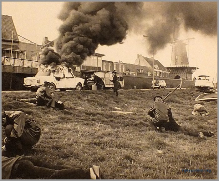 RPG Wijk bij Duurstede  oefening reservisten en brandweer rond 1978(7V)