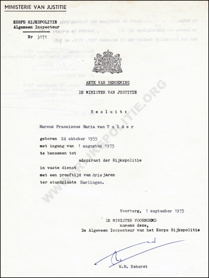 OPLS Harlingen 1975 09 01 HT Tulder aktevan benoeming tot adspirant 01 bw(WM) (7V)