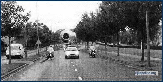 AVD GMS 020 Begeleiding zwaar transport Stein 1985 (VV)