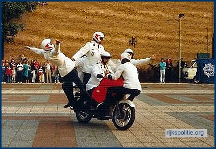 AVD GMS 029 avd demoteam opening RP groepsbureau Meerssen 1985 bmp1 (VV)