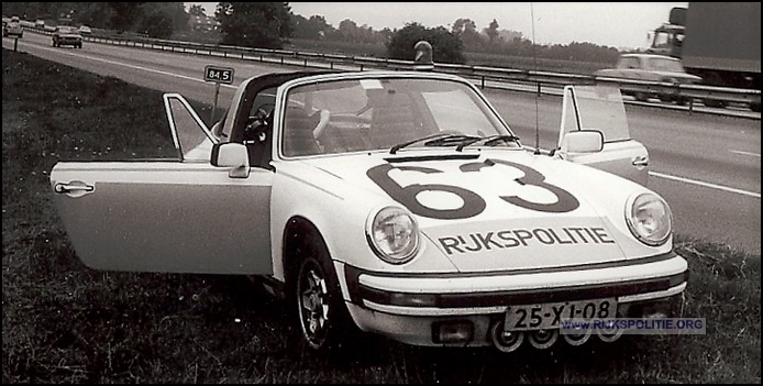 Porsche 911 12.63 78 25 XJ 08 jdw (2) bw(7V)