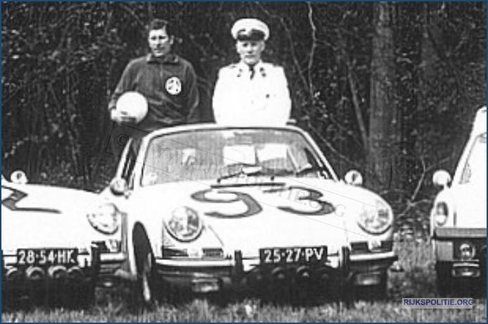 Porsche 911 12.93 70 25 27 PVa bw (7V)WM