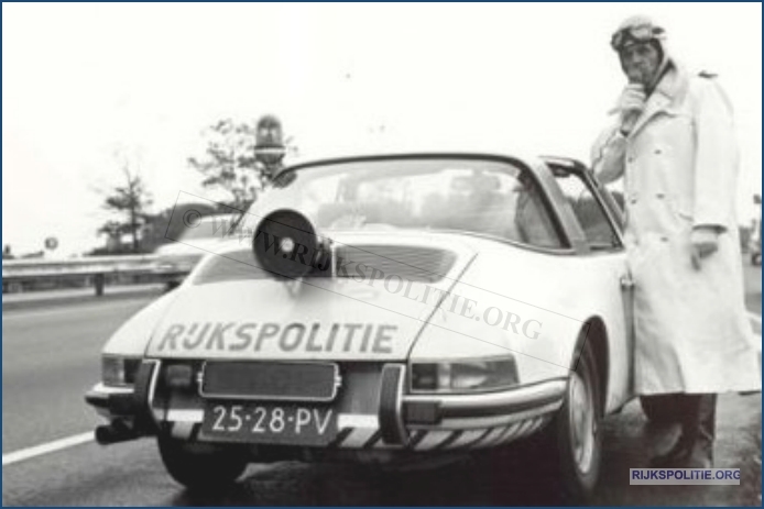 Porsche 911 12.94 70 25 28 PVb bw (7V)WM
