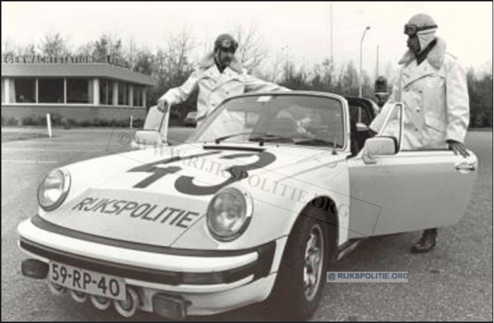 Porsche 911 12.43 77 59 RP 40 vg  bw(7V)