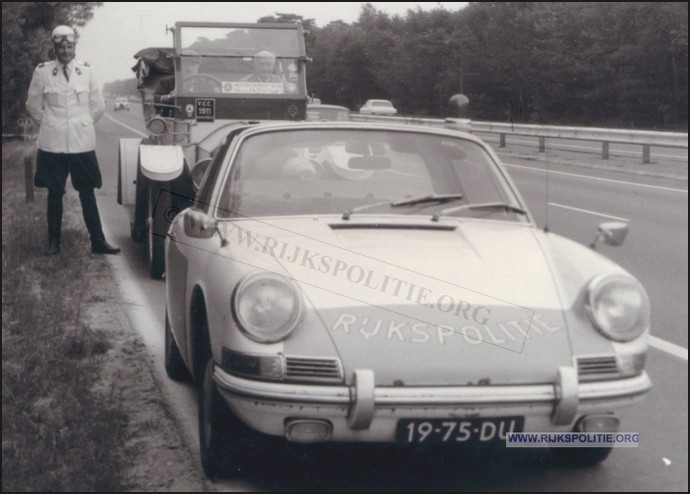 Porsche 912 12.00 19 75 DU jj 912 01 (2) bw(7V)