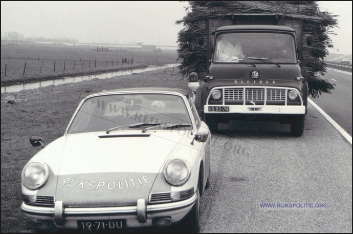 Porsche 912 12.48 19 71 DU jj912 02 bw(7V)