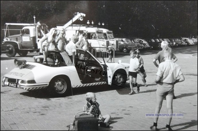 Porsche 912 12.00 67 11 41 EZ h Lamper uit vermoedelijk 1968 bw(7V)