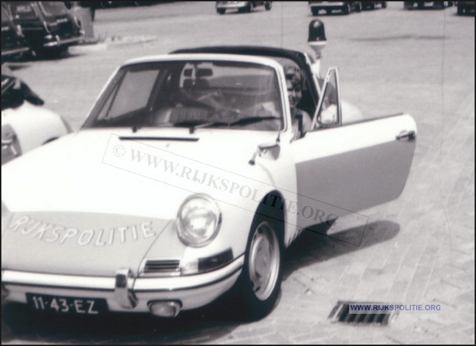 Porsche 912 12.00 67 11 43 EZ kennismaking 1968 02 bw(7V)