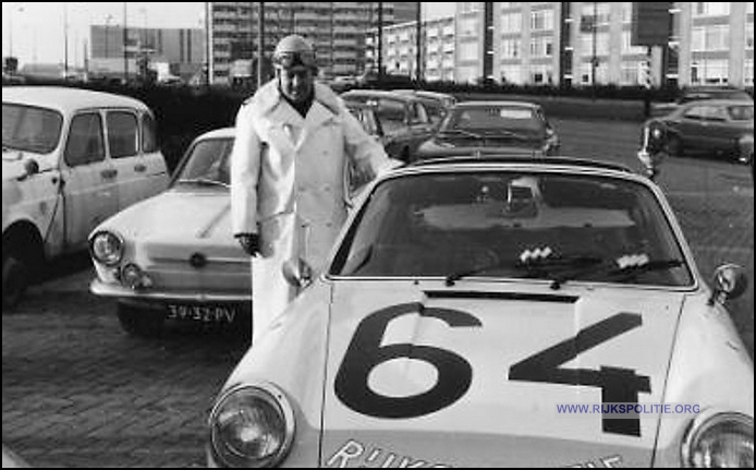 Porsche 912 12.64 68 15 40 GU 3P.Hertog2 1960 1987 ah (2) vg bw(7V)