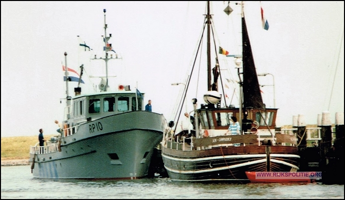 RPtW Vlissingen VM04 Boot RP10 4 1985 2 Havenfeester vdMeer bw(7V)