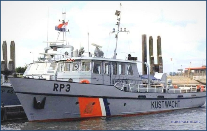RPtW Kustwacht RP03 4 RP75 2 P75 1 bij de kustwacht dh (2)  bw (7V)WM