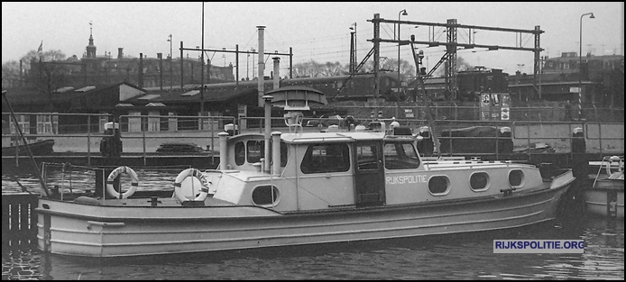 RPtW Boot RP21 3 (EK 10 03 1966 te A'dam) bw(7V)