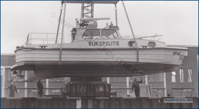 RPtW Boot RP44 3 v Rooy hijs 02  bw (7V)WM