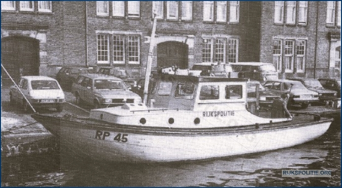 RPtW Boot RP45 1 info  bw (7V)WM